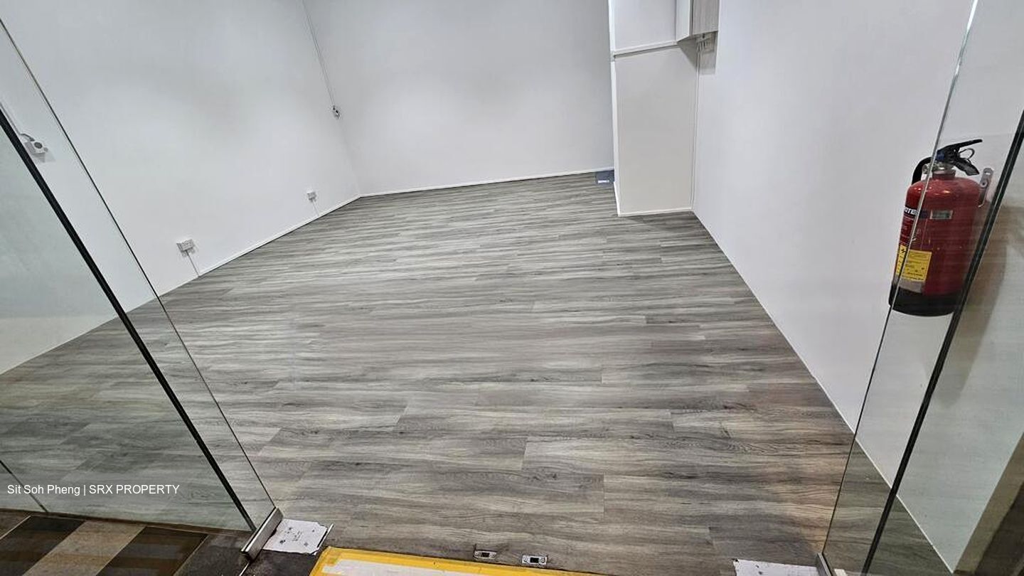 Vision Exchange (D22), Retail #463102981